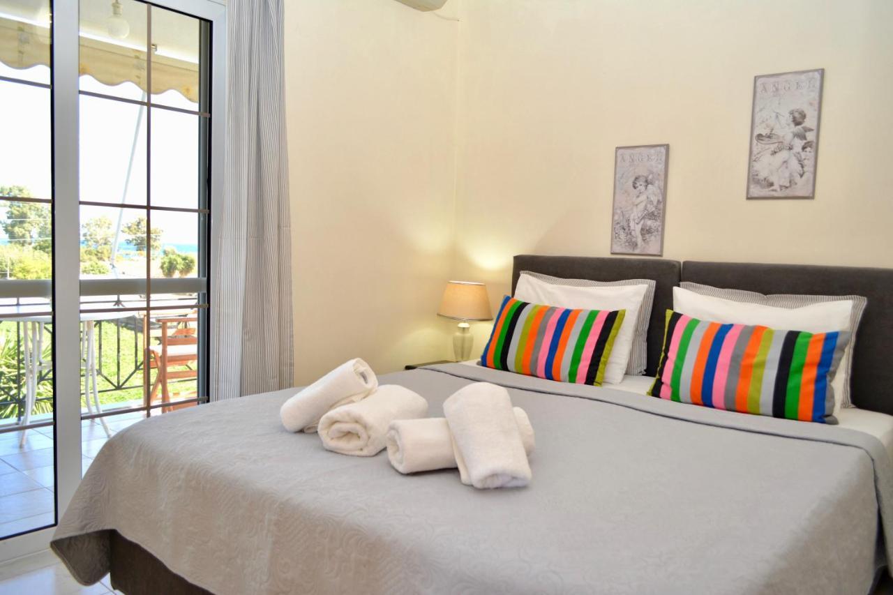 Troumpas Family Rooms & Apartments Leonídion Exterior foto